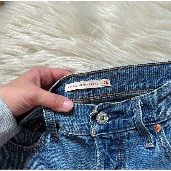 LEVI’S Ribcage Ankle Straight Jeans In Medium Wash - Picture 4 of 5